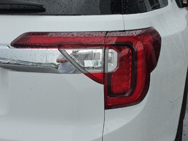 Certified 2023 GMC Acadia SLT FWD image 9