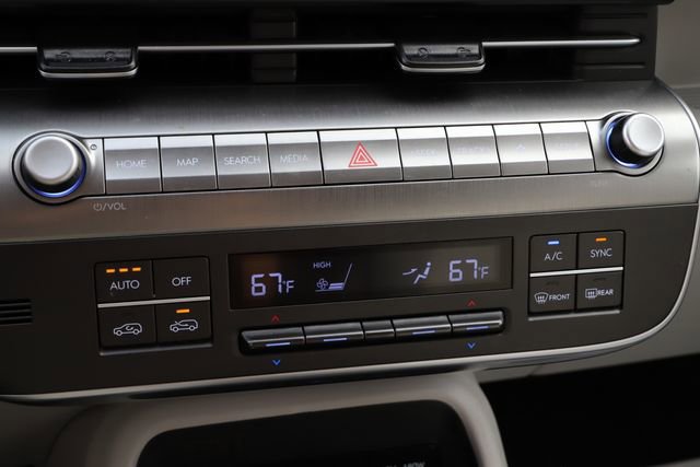 Used 2025 Hyundai Kona SEL image 29