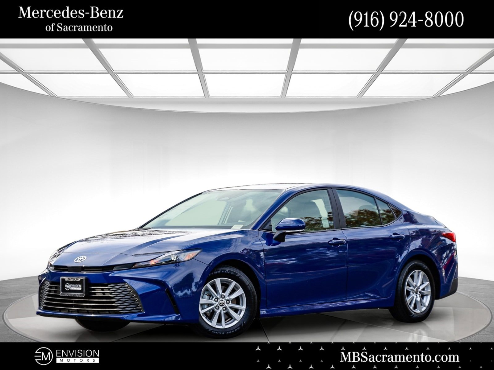 Used 2025 Toyota Camry LE image 1