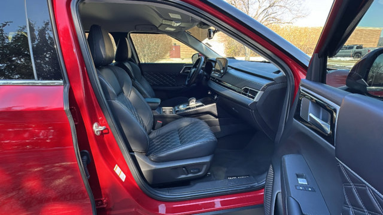 Used 2022 Mitsubishi Outlander SEL image 24