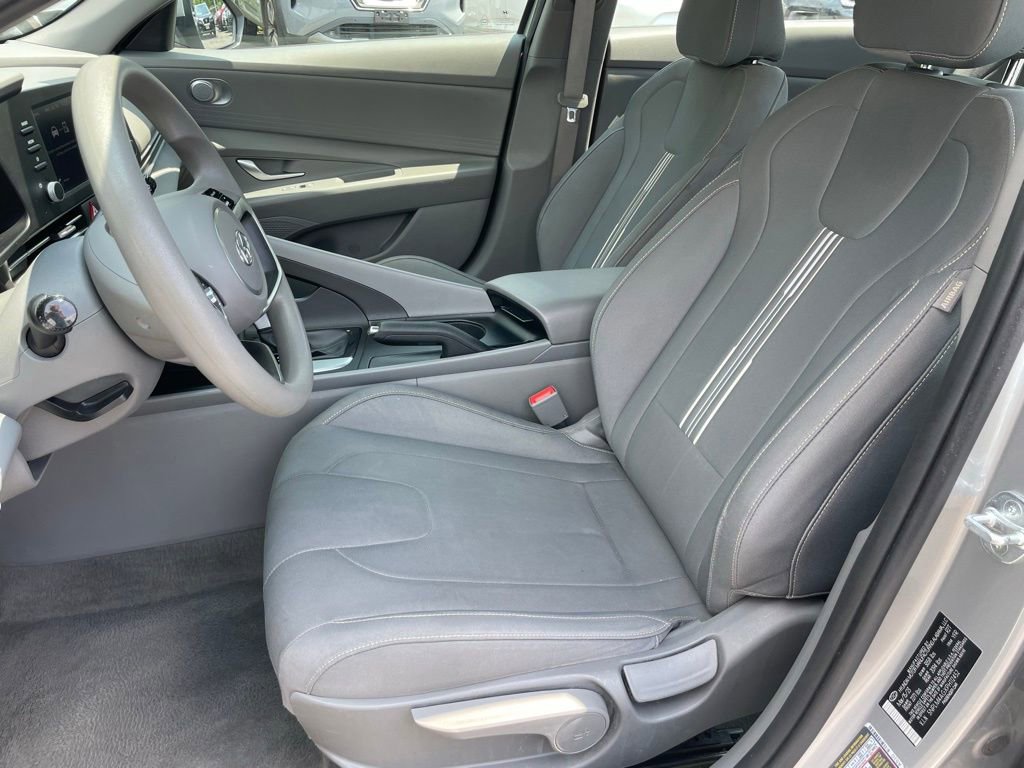 Used 2023 Hyundai Elantra SEL image 6