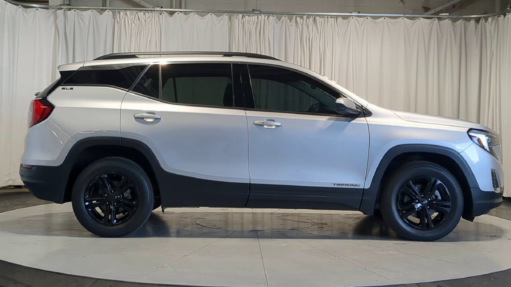 Used 2020 GMC Terrain SLE w/ Driver Convenience Package AWD/4WD image 11