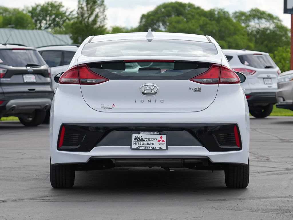 Used 2018 Hyundai Ioniq Blue FWD image 4