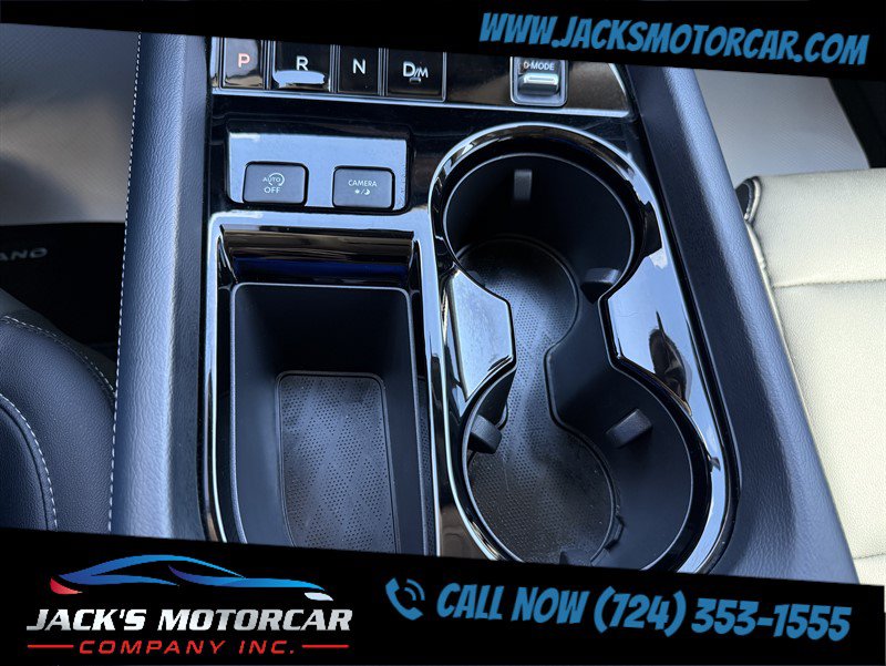 Used 2025 Nissan Murano SV AWD/4WD image 19