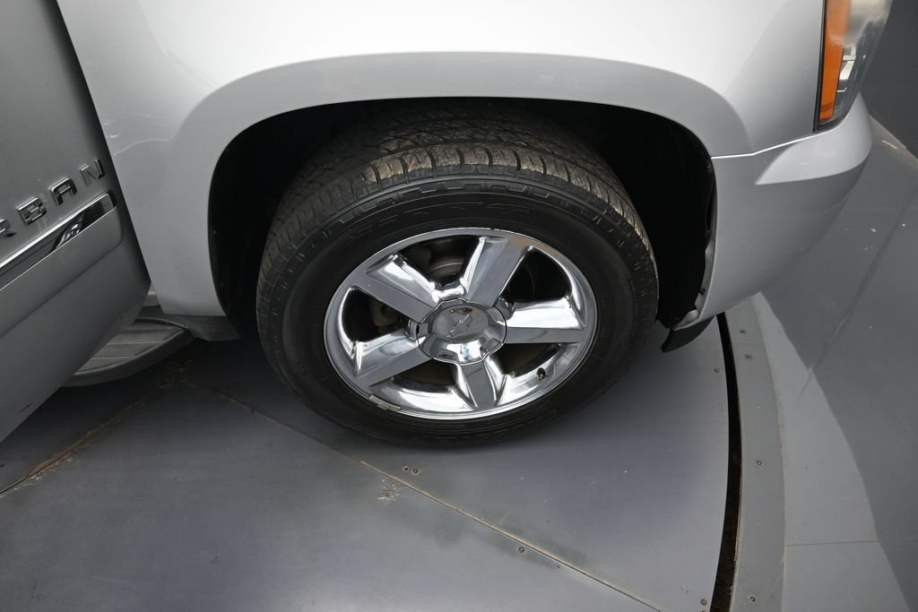 Used 2014 Chevrolet Suburban LTZ AWD/4WD image 37