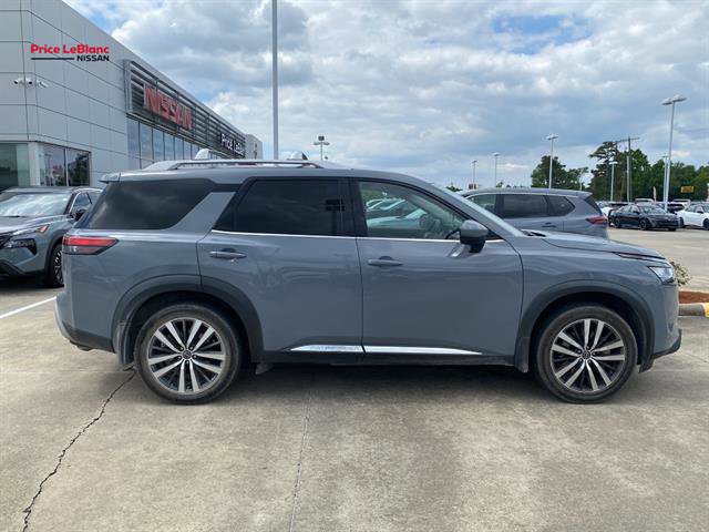 Used 2023 Nissan Pathfinder Platinum FWD image 4