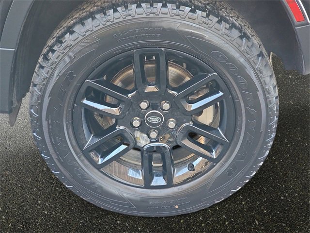 Used 2025 Land Rover Defender 110 S image 34