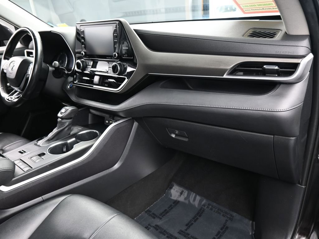 Used 2021 Toyota Highlander XLE image 43