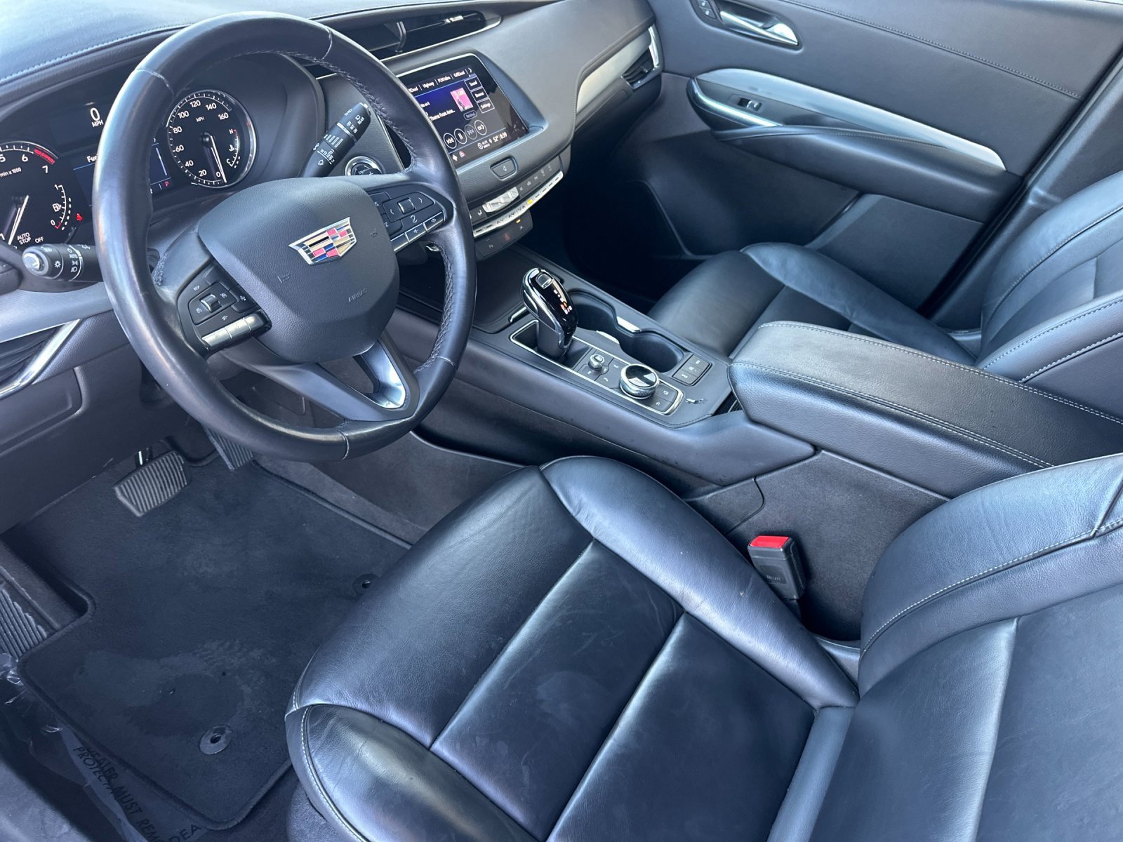 Used 2023 Cadillac XT4 Premium Luxury image 10