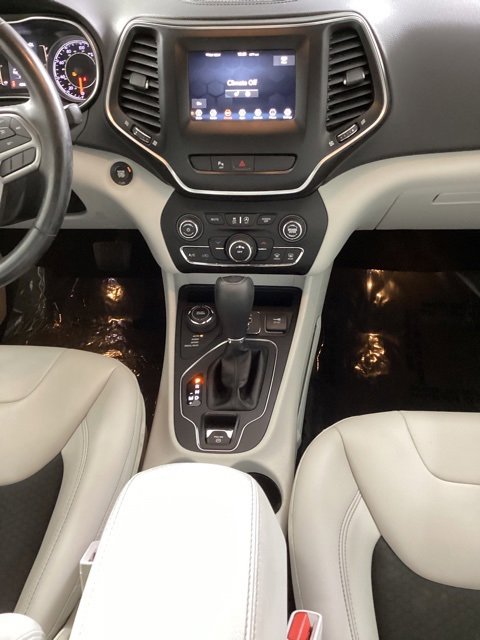 Used 2020 Jeep Cherokee Latitude Plus w/ Cold Weather Group image 19