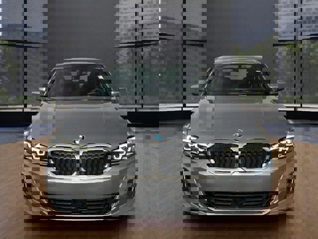 Used 2025 BMW 330i Sedan image 11