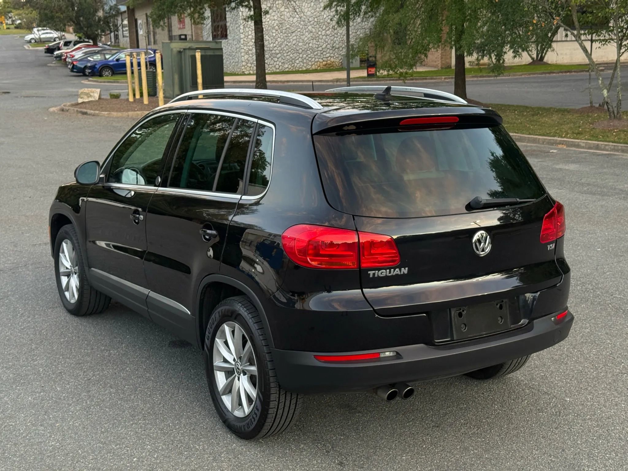 Used 2017 Volkswagen Tiguan Wolfsburg Edition image 6