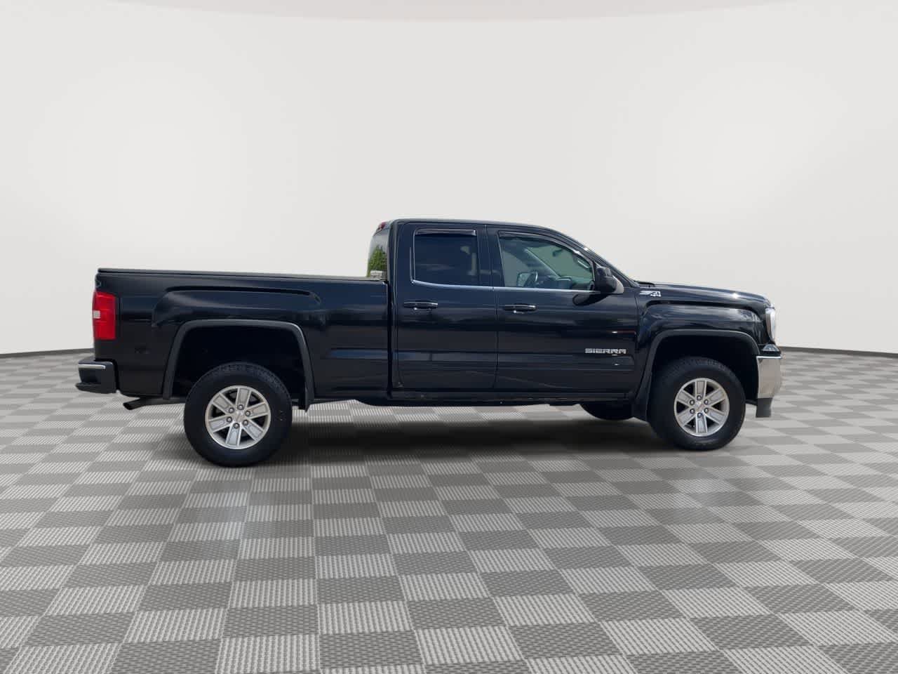 Used 2016 GMC Sierra 1500 SLE w/ Suspension Package, Off-Road AWD/4WD image 9