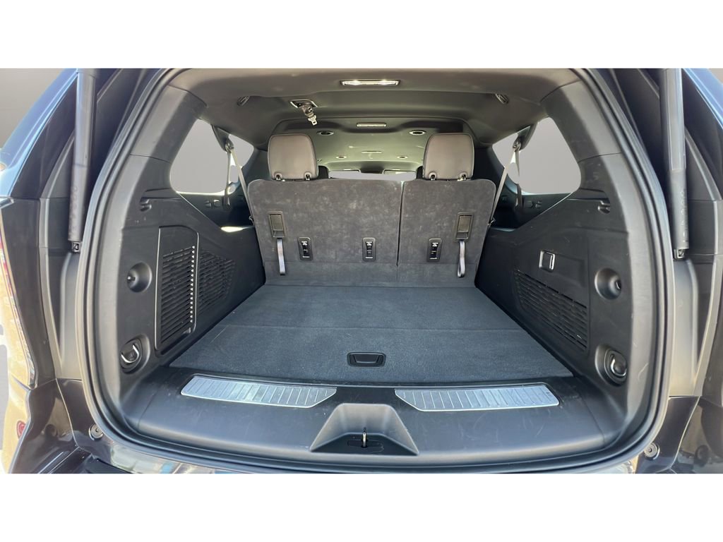 Certified 2025 Chevrolet Suburban Z71 AWD/4WD image 30
