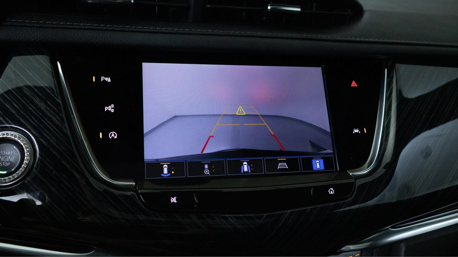 Used 2023 Cadillac XT6 Premium Luxury w/ Technology Package FWD image 17