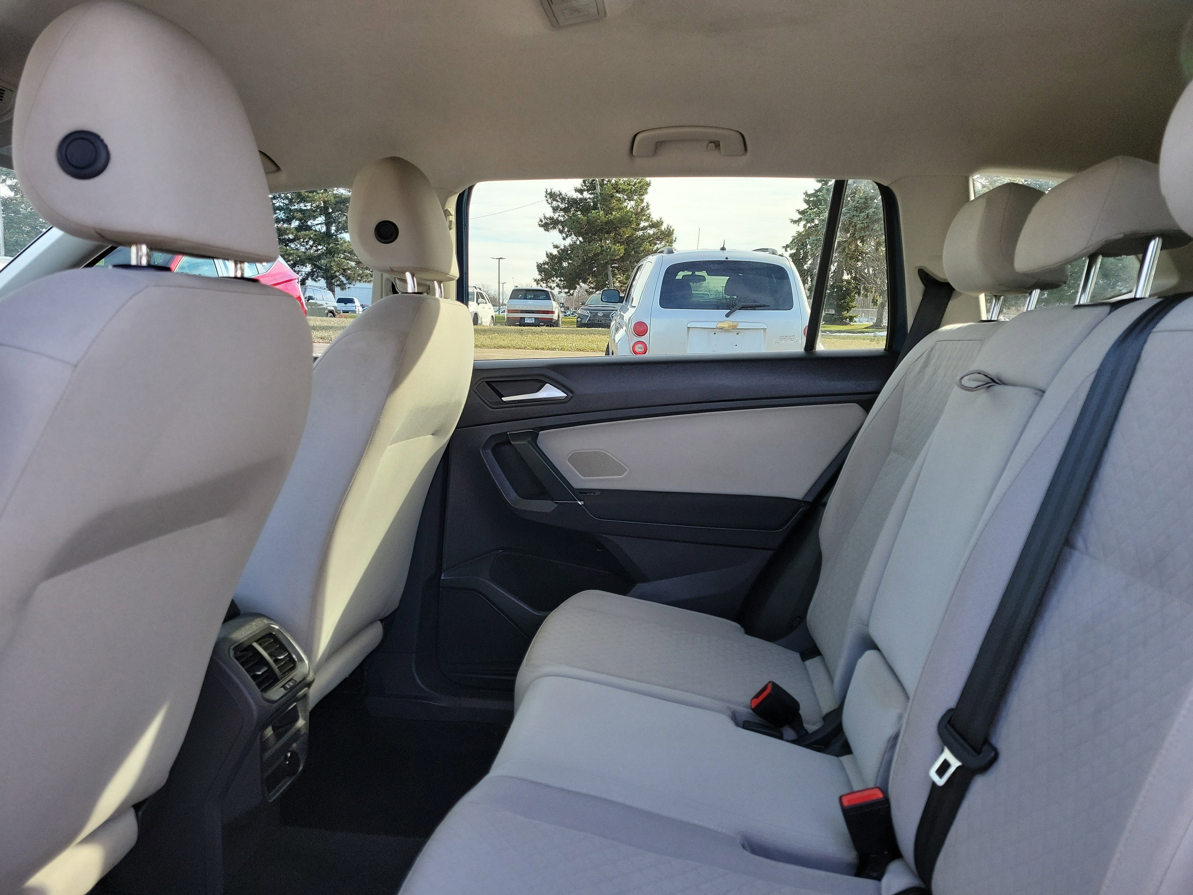 Used 2020 Volkswagen Tiguan S image 11