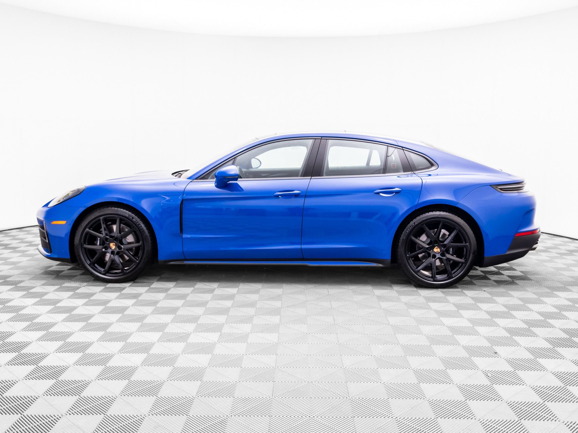 New 2026 Porsche Panamera 4 AWD/4WD image 2