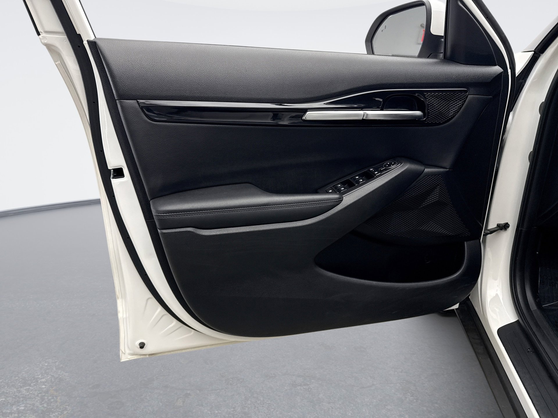 Used 2024 Kia Seltos X-Line image 9