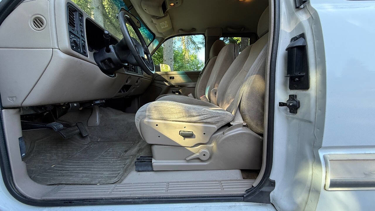 Used 2003 Chevrolet Silverado 2500 LS w/ Skid Plate Package AWD/4WD image 12