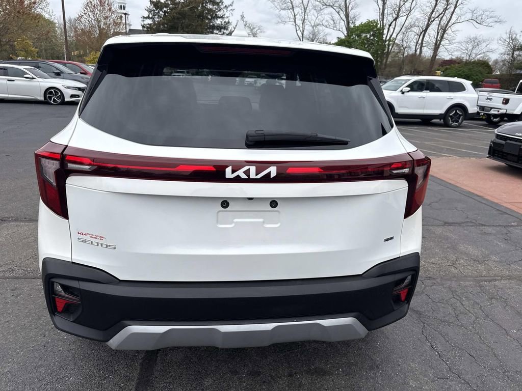 Used 2024 Kia Seltos LX AWD/4WD image 4