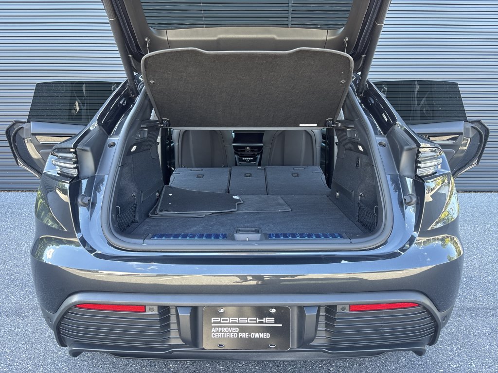 Certified 2026 Porsche Macan 4 Electric AWD/4WD image 29