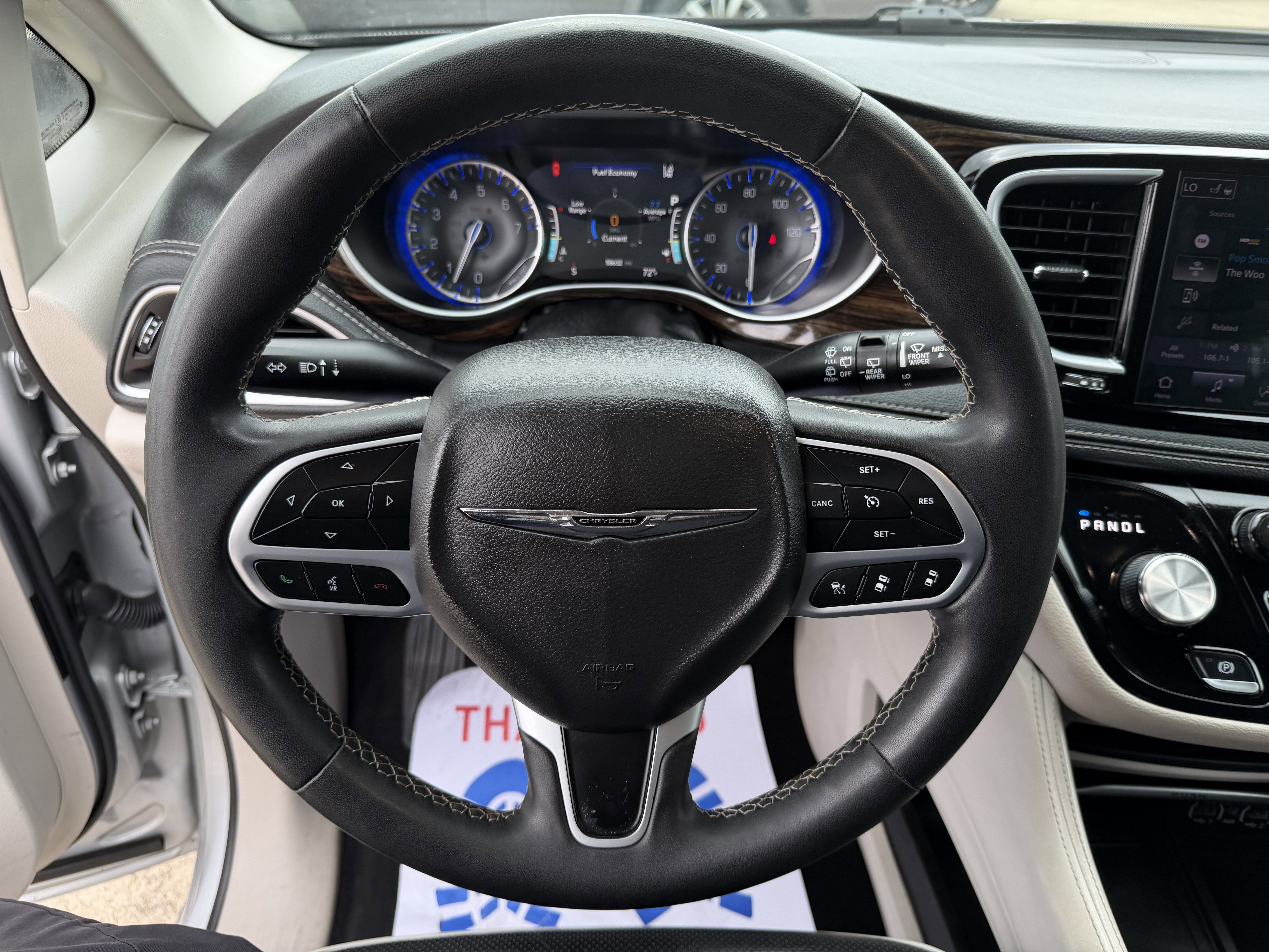 Used 2024 Chrysler Pacifica Limited FWD image 18