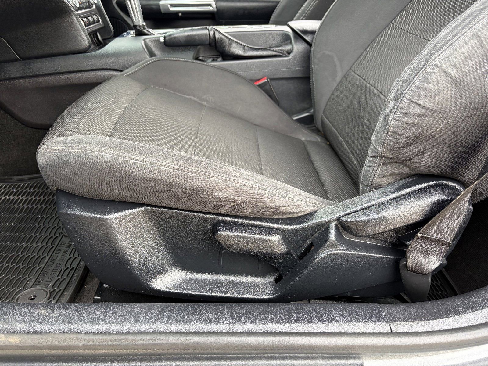 Used 2016 Ford Mustang Convertible image 23