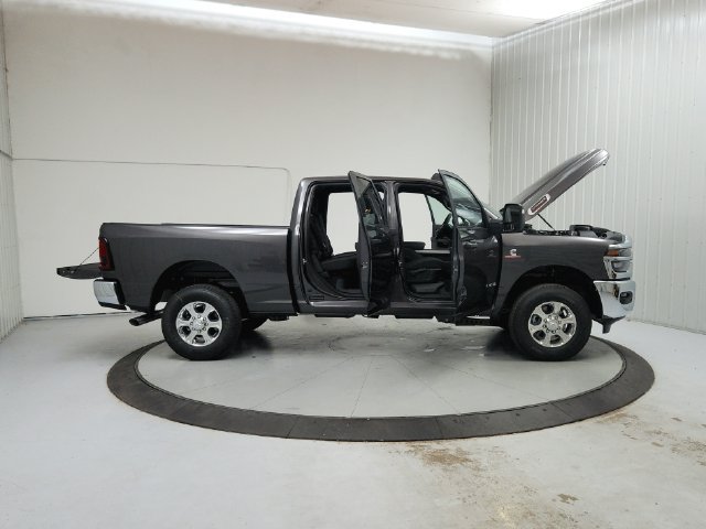 New 2026 RAM 2500 Big Horn AWD/4WD image 17