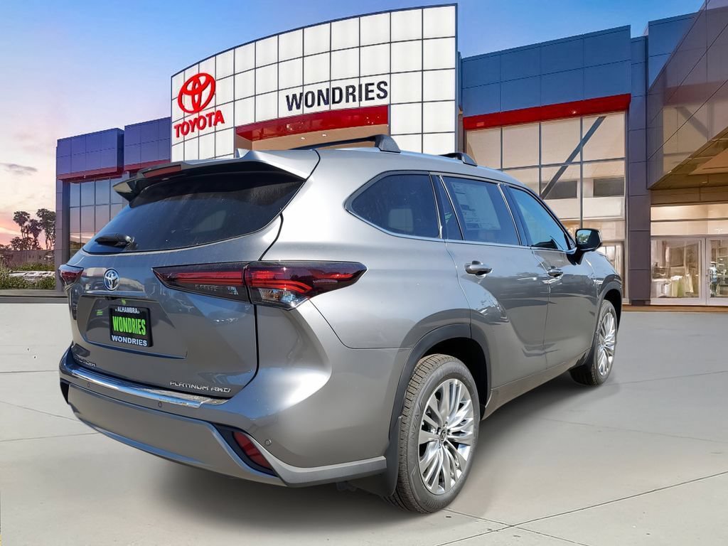 New 2026 Toyota Highlander Platinum AWD/4WD image 4