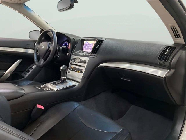 Used 2014 INFINITI Q60 Convertible w/ Premium Package RWD image 32
