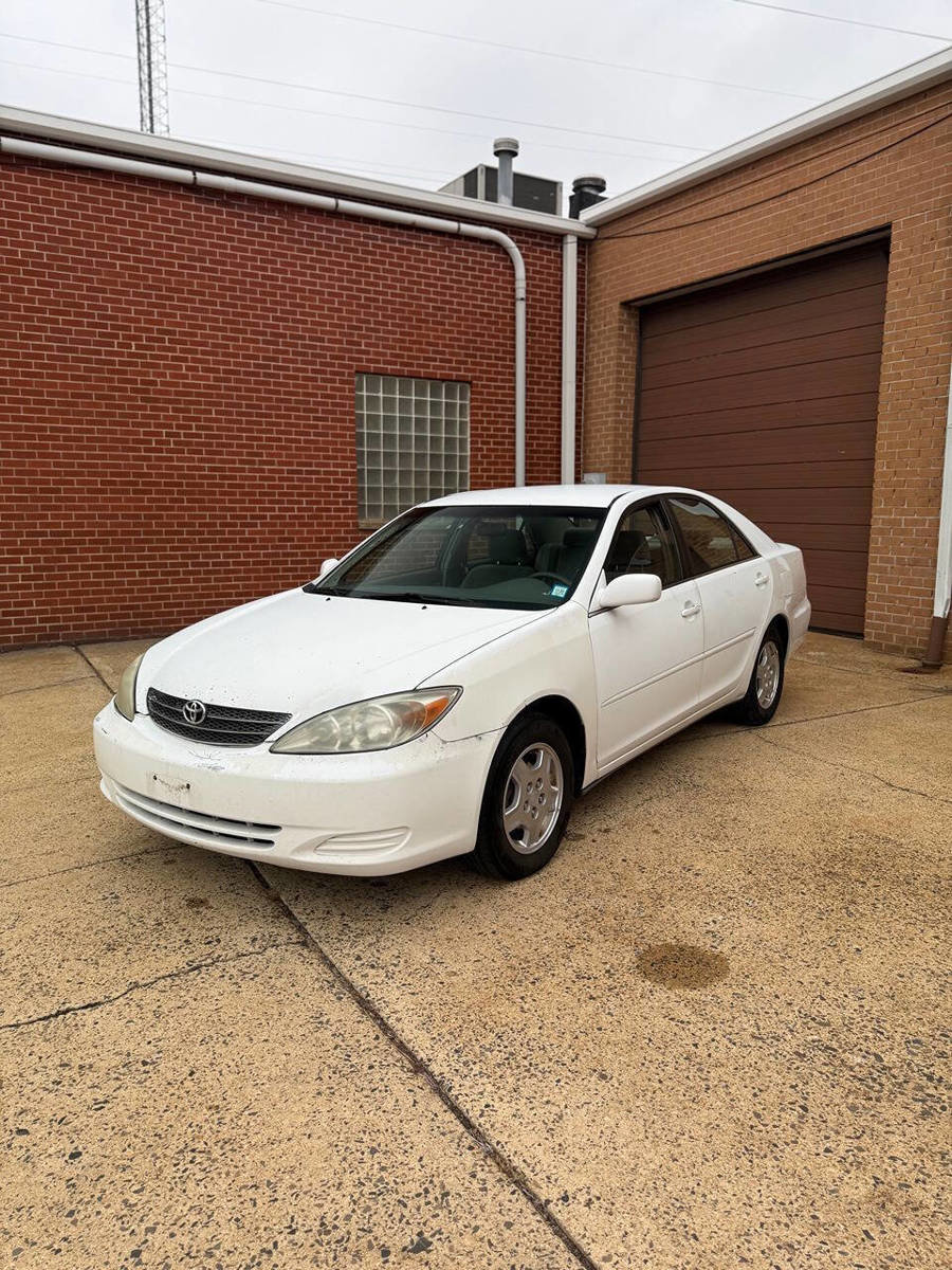 Used 2003 Toyota Camry LE image 2