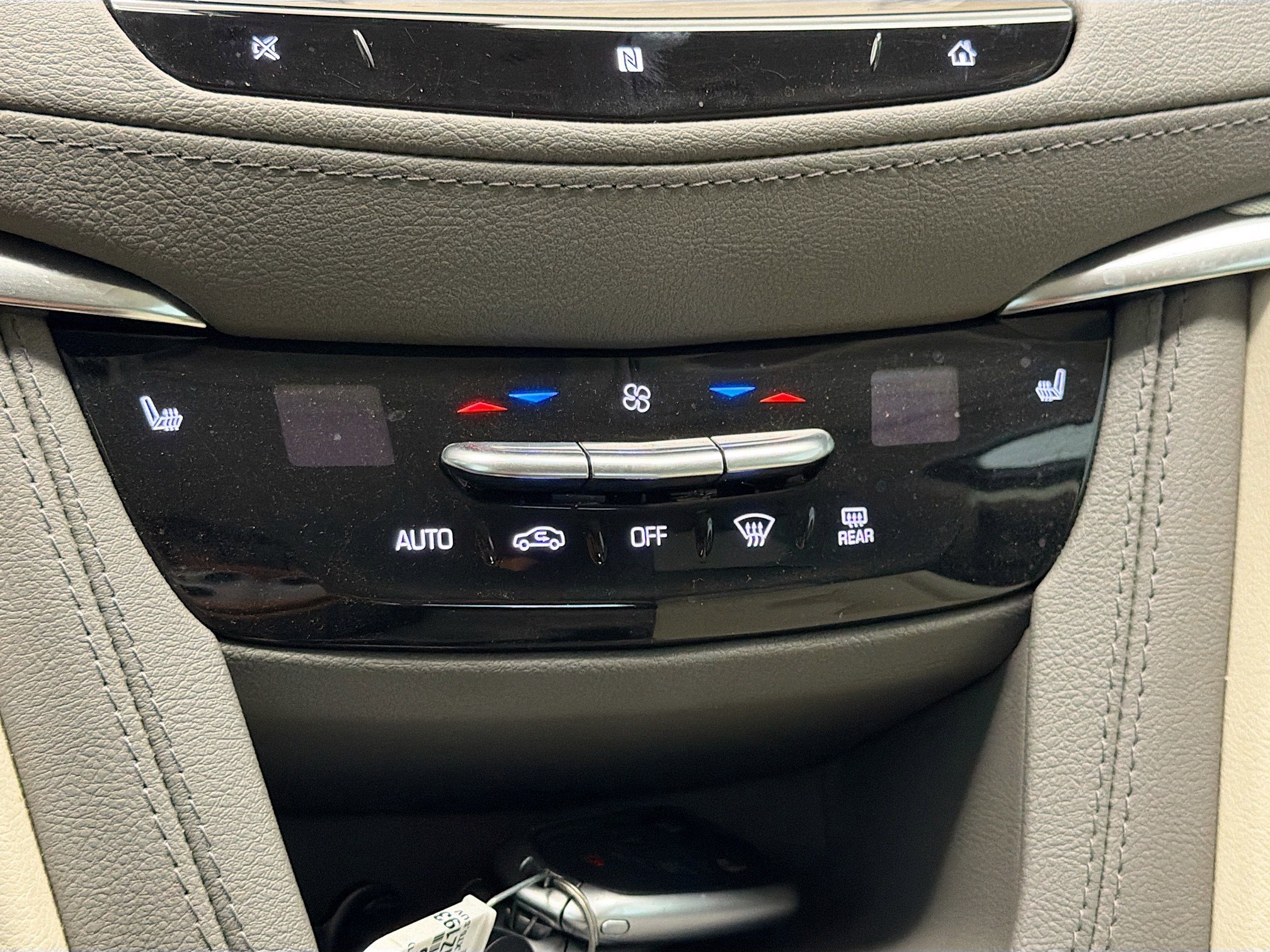 Used 2021 Cadillac XT5 Premium Luxury image 10