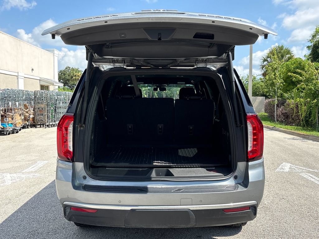 Used 2023 GMC Yukon XL Denali AWD/4WD image 9