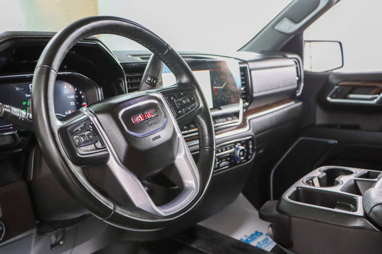 Used 2024 GMC Sierra 1500 Elevation image 25