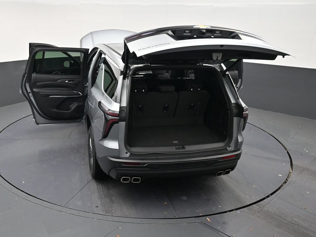 Used 2024 Chevrolet Traverse LS FWD image 31