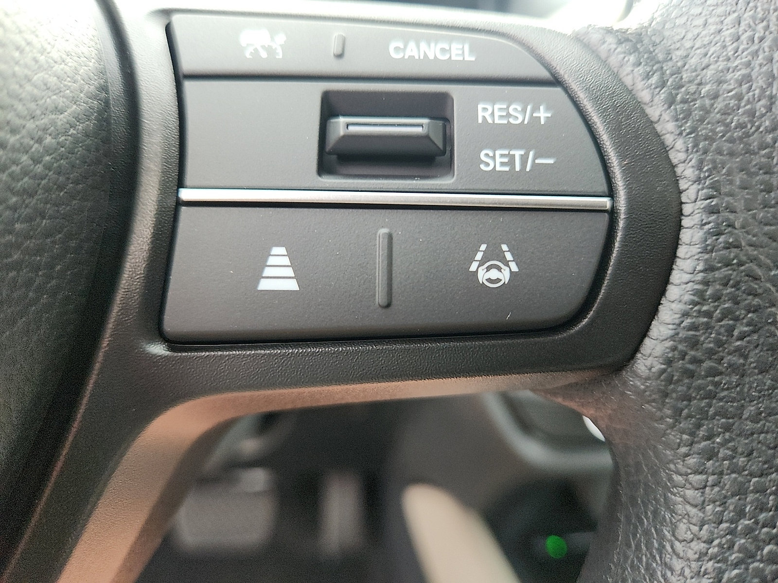 New 2026 Honda HR-V LX image 15