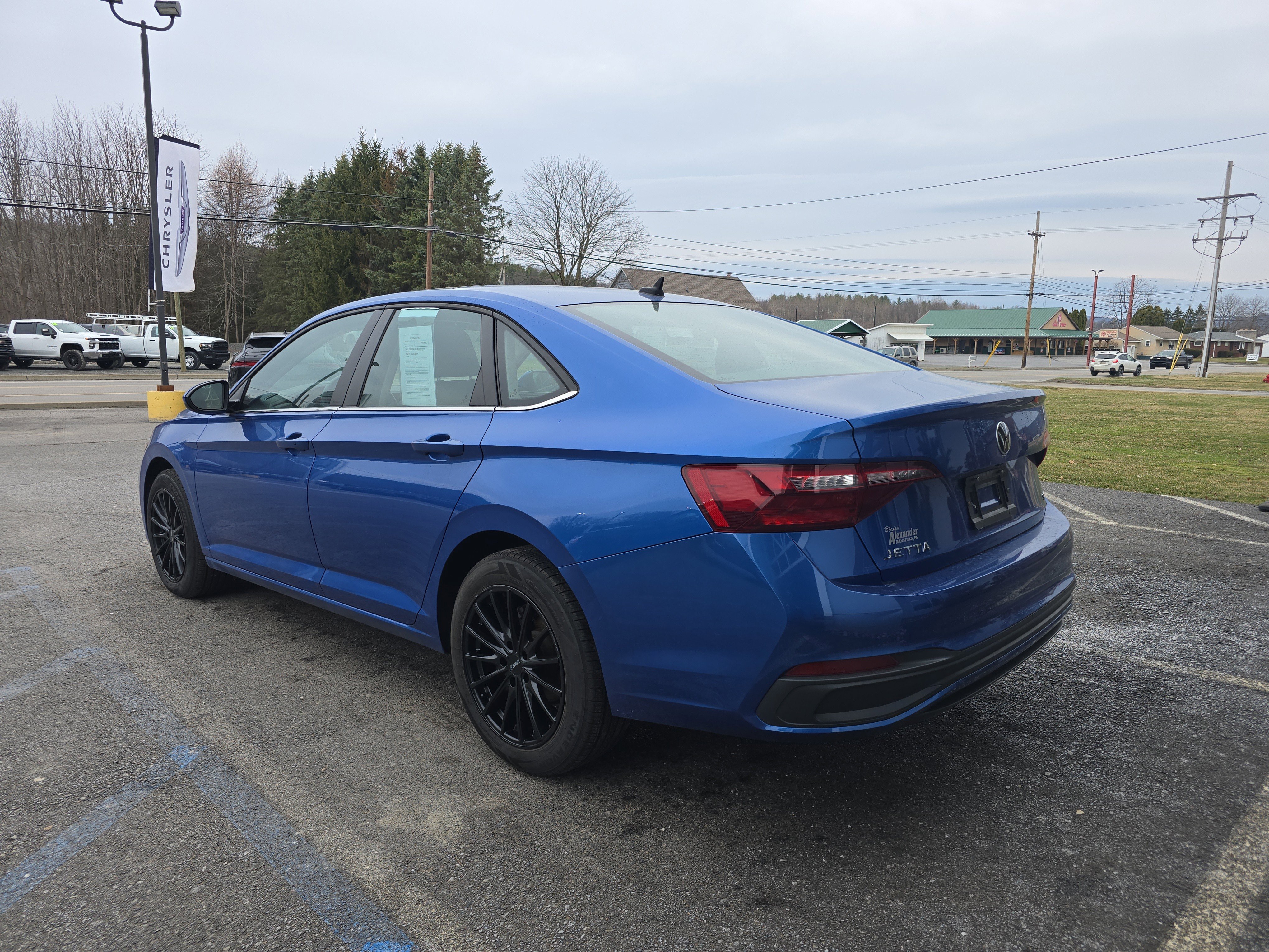 Used 2022 Volkswagen Jetta SE FWD image 6