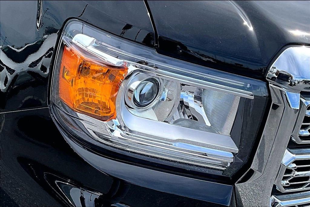 Used 2021 GMC Canyon Denali image 33