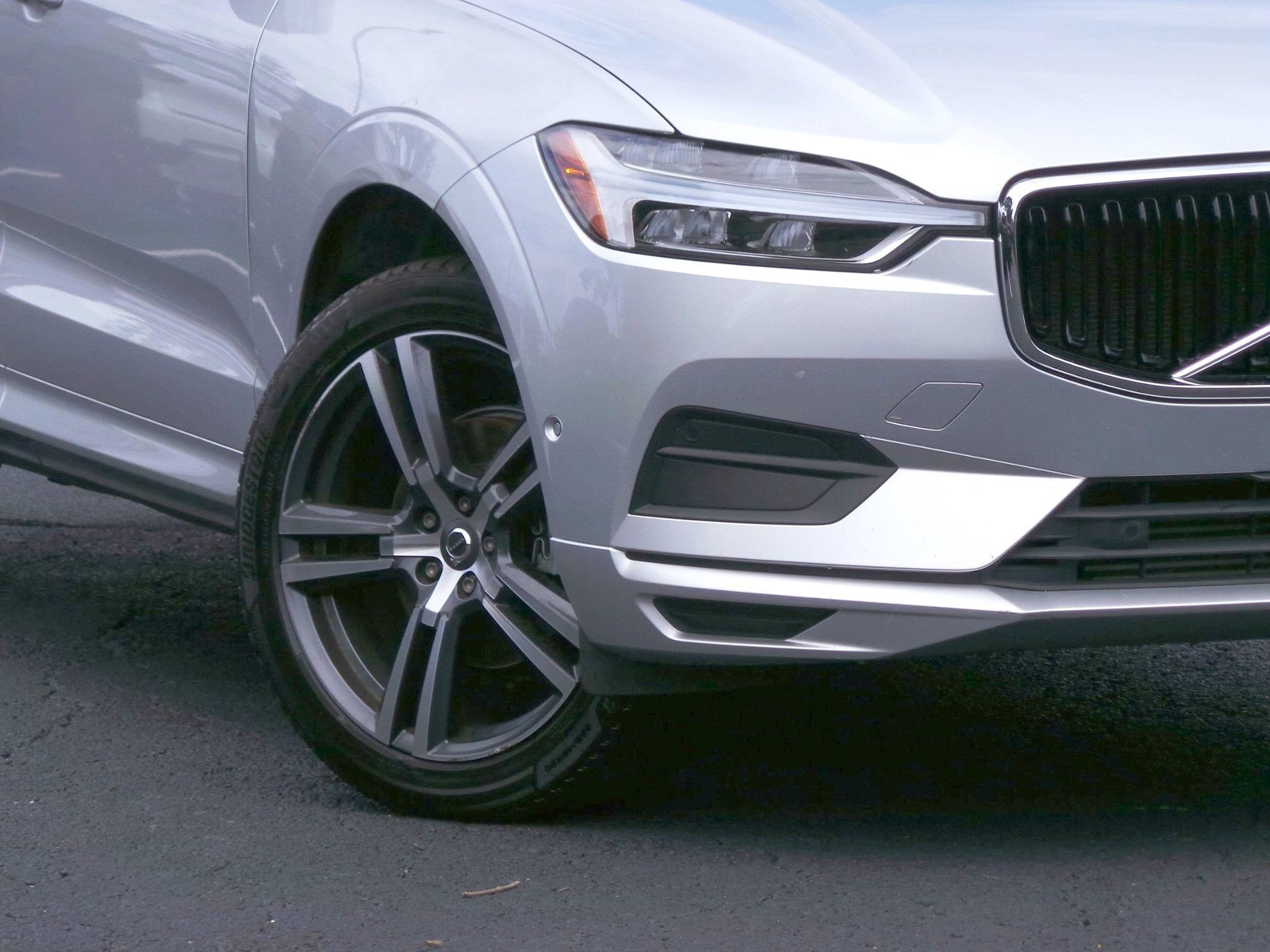 Used 2019 Volvo XC60 T5 Momentum w/ Premium Package AWD/4WD image 17
