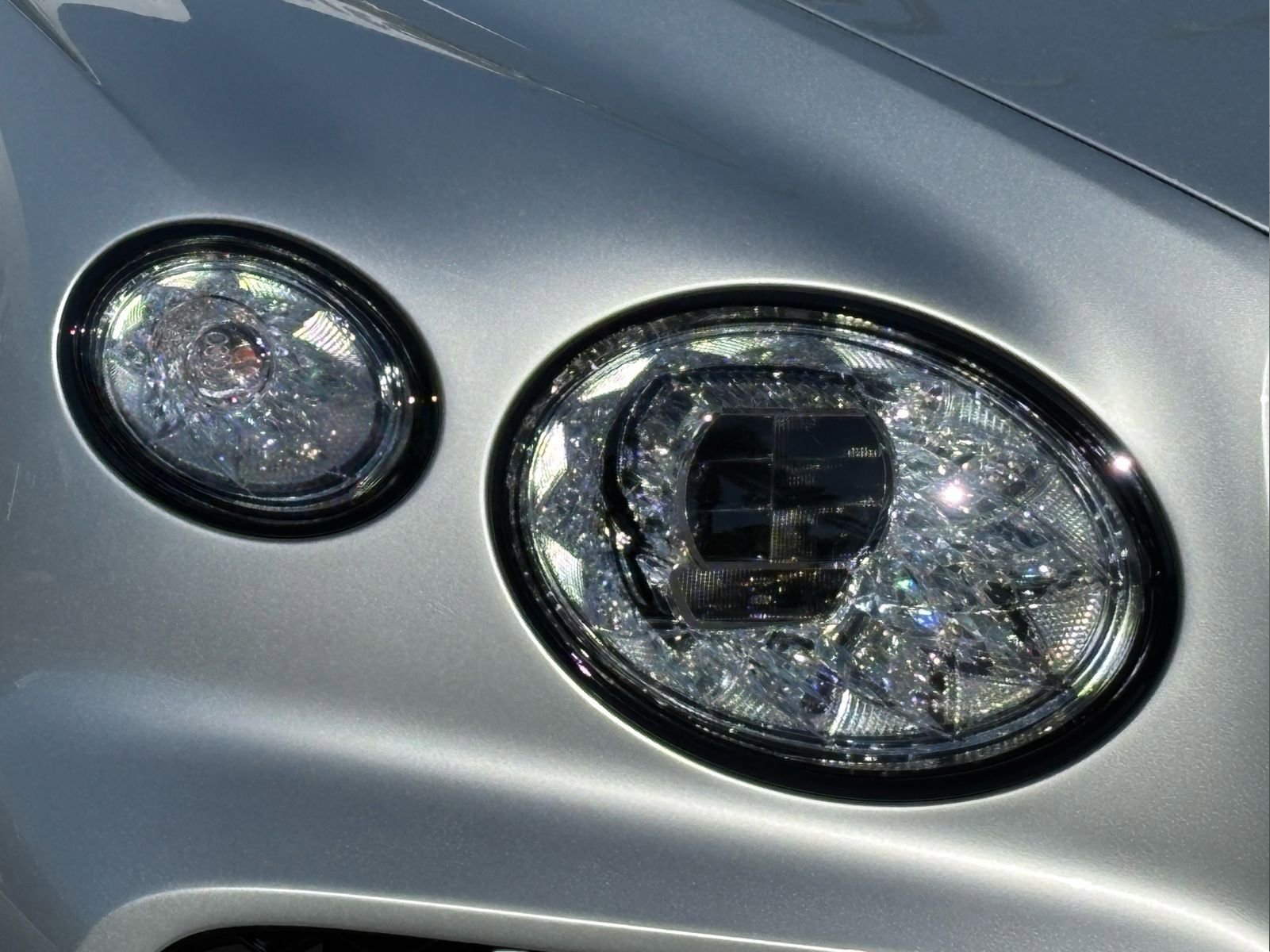 New 2025 Bentley Bentayga Extended Wheelbase image 11