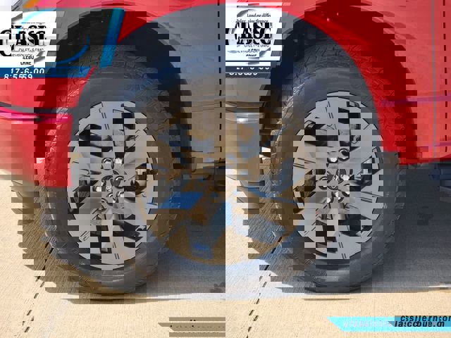 Used 2023 Ford F150 Lightning Lariat image 12