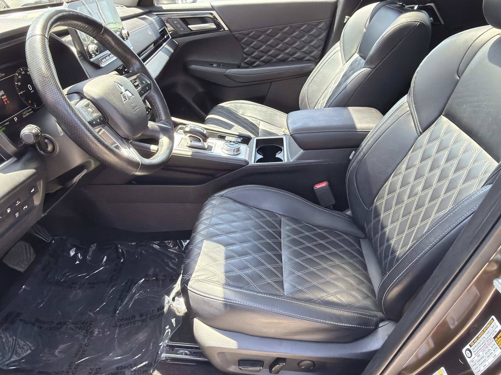 Used 2024 Mitsubishi Outlander 4WD Plug-In Hybrid image 14