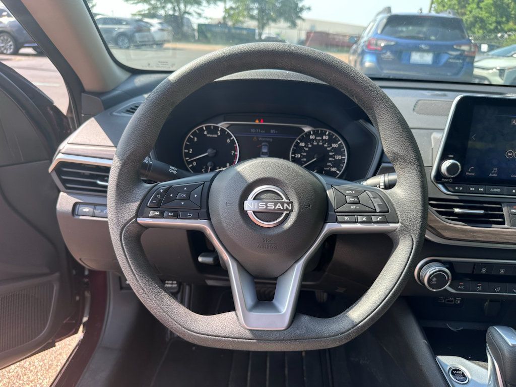 Used 2025 Nissan Altima 2.5 SV FWD image 17