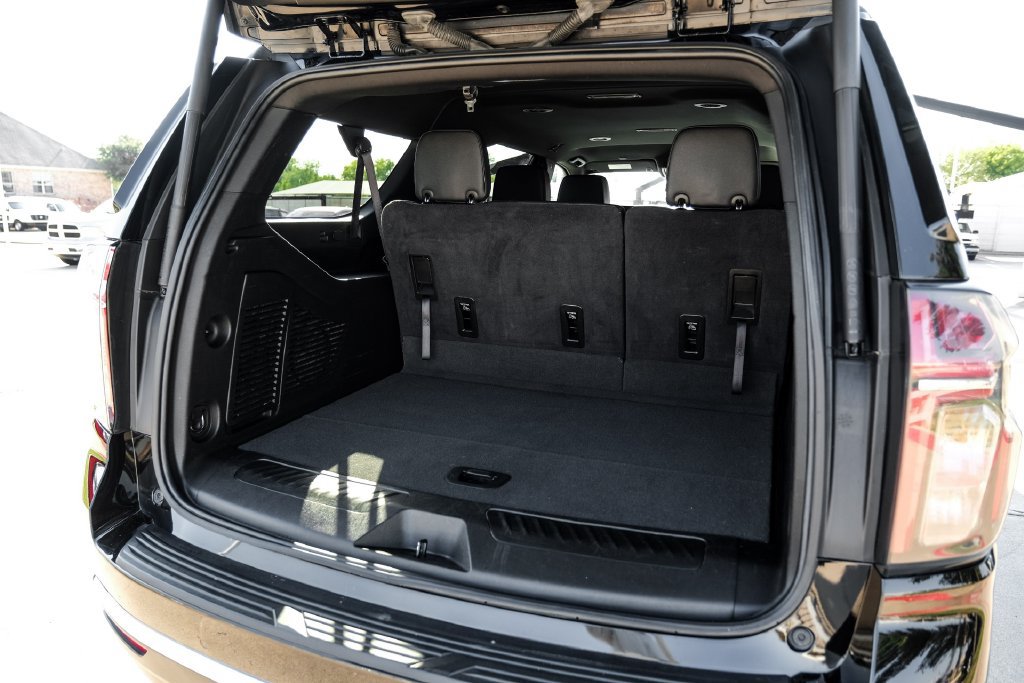 Used 2024 Chevrolet Suburban LT RWD image 55