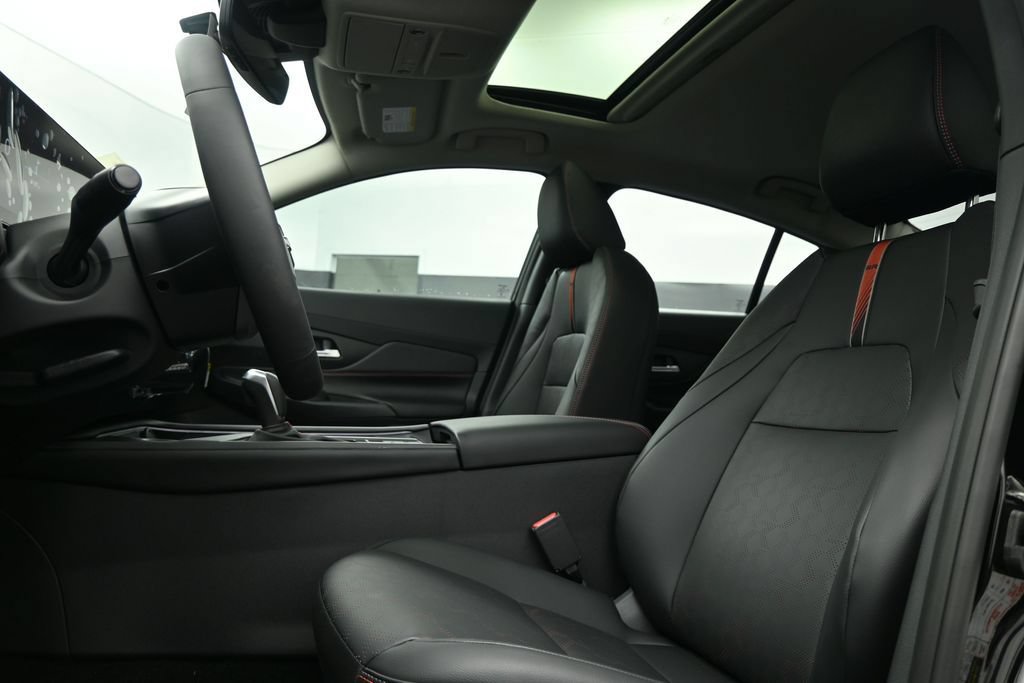 New 2026 Nissan Sentra SR w/ SR Premium Package FWD image 15