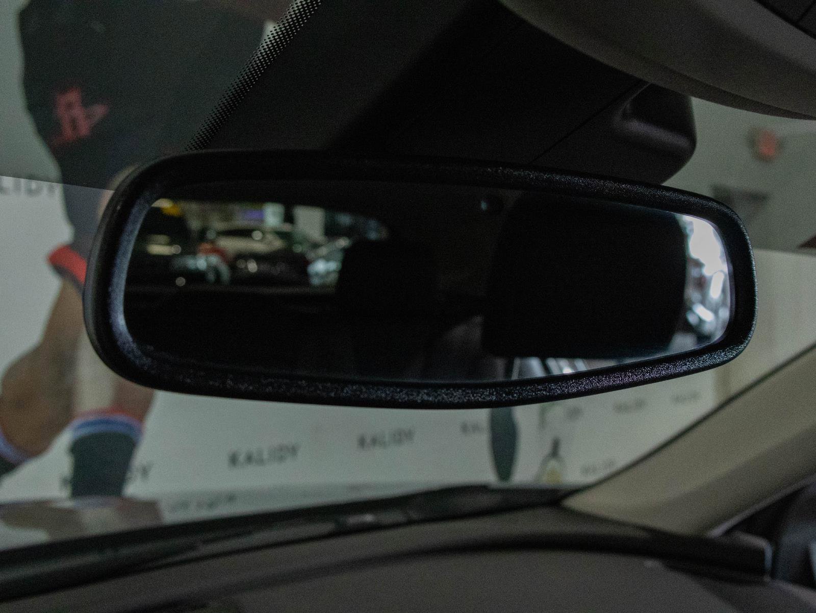 Used 2023 Buick Envision Essence image 12