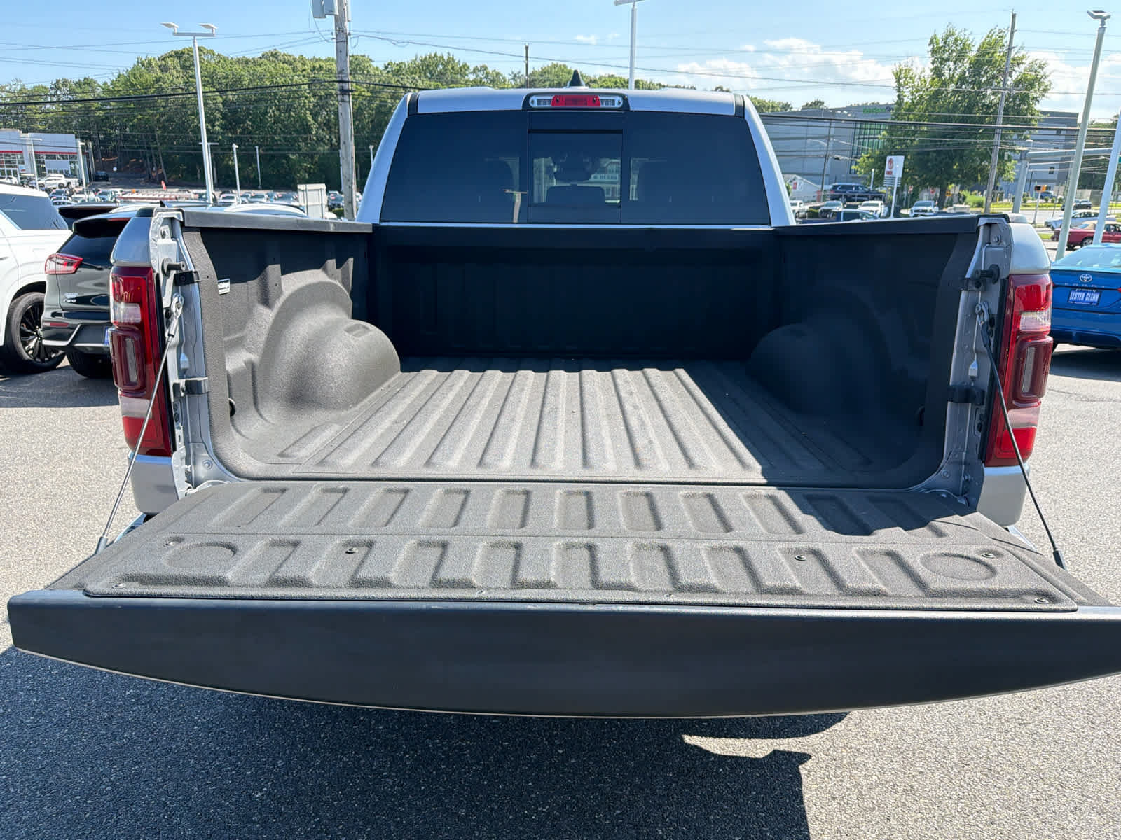 Used 2023 RAM 1500 Laramie AWD/4WD image 35