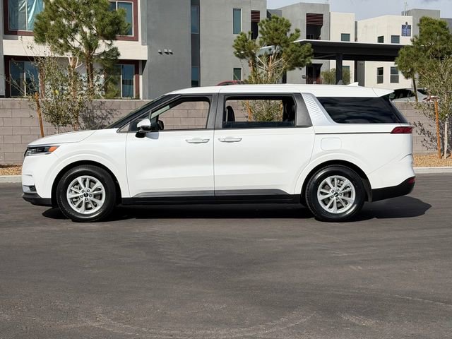 Used 2024 Kia Carnival LX image 2