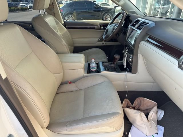 Used 2017 Lexus GX 460 Premium w/ Premium Package image 12