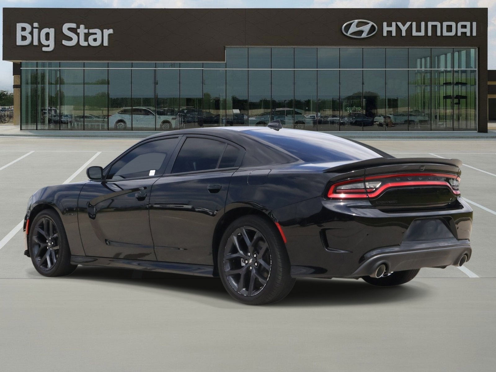 Used 2022 Dodge Charger R/T w/ Blacktop Package RWD image 3
